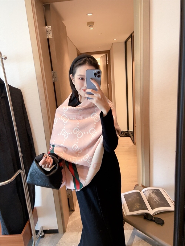 ブランドマフラー正面デザイン